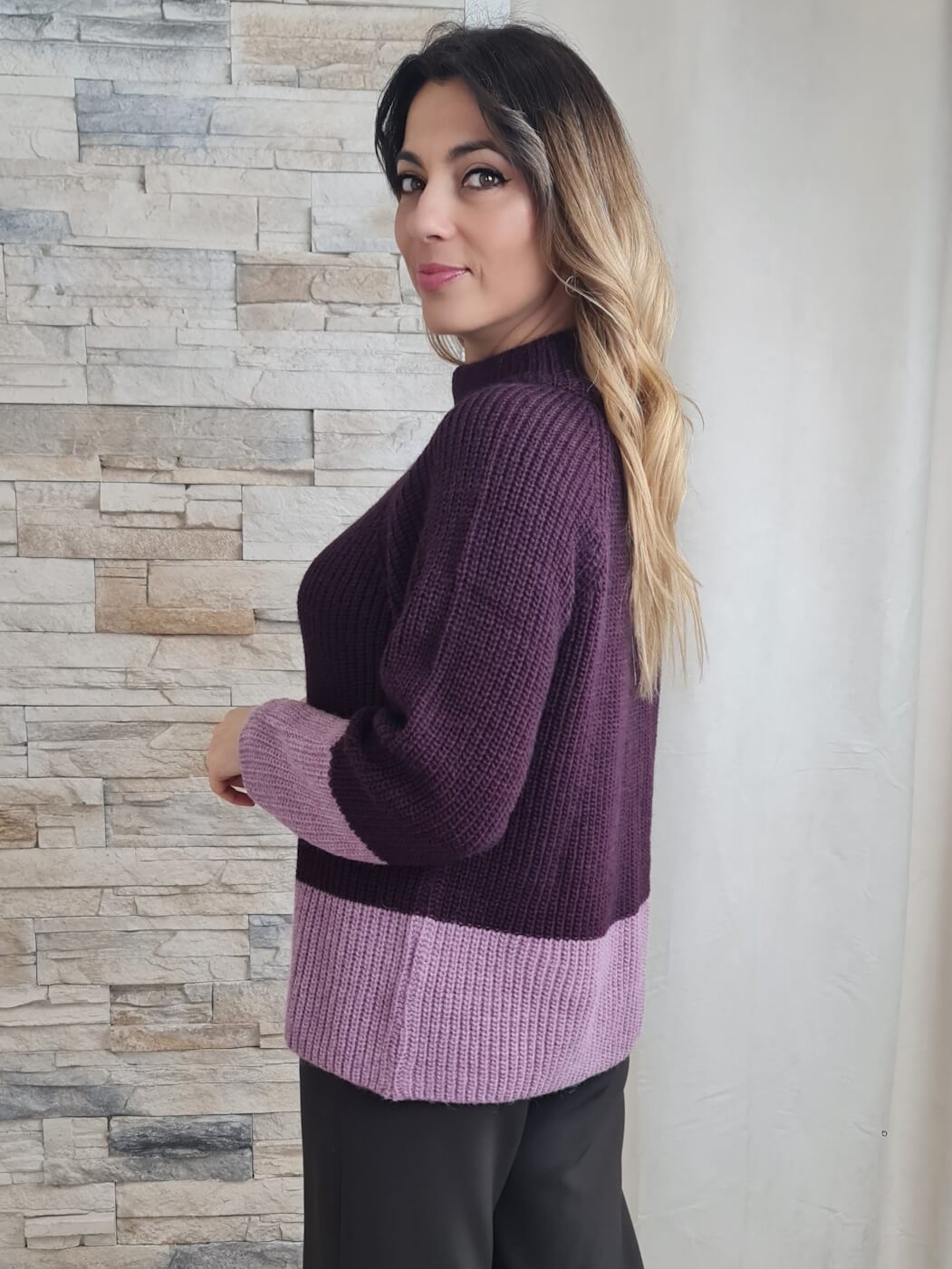 CAMISOLA DE MALHA BORDEAUX E ROSA