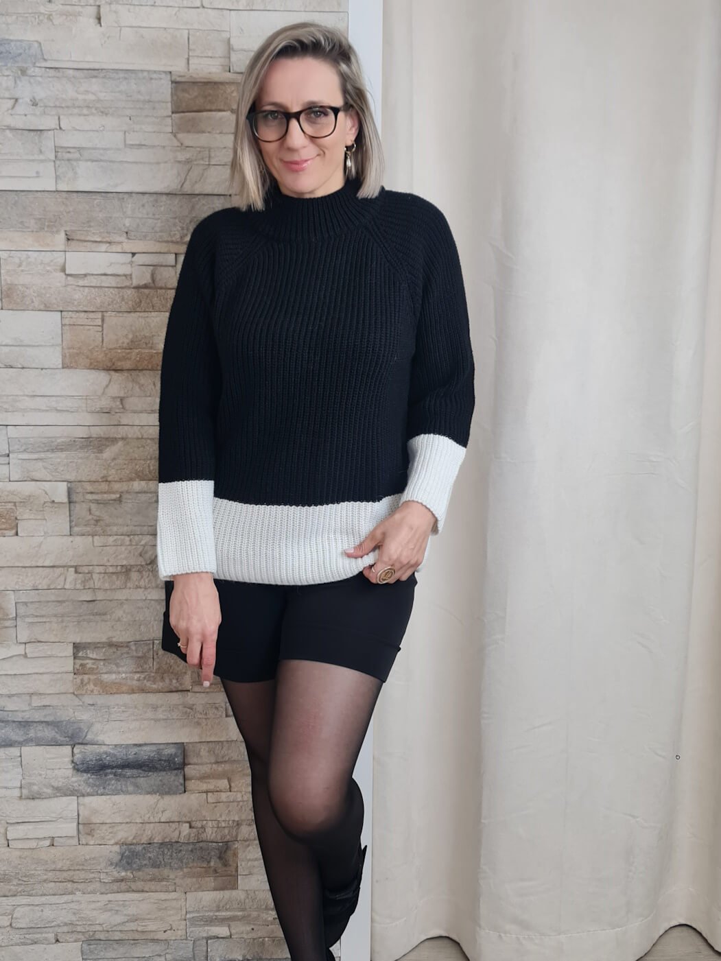 CAMISOLA DE MALHA PRETA E BRANCA