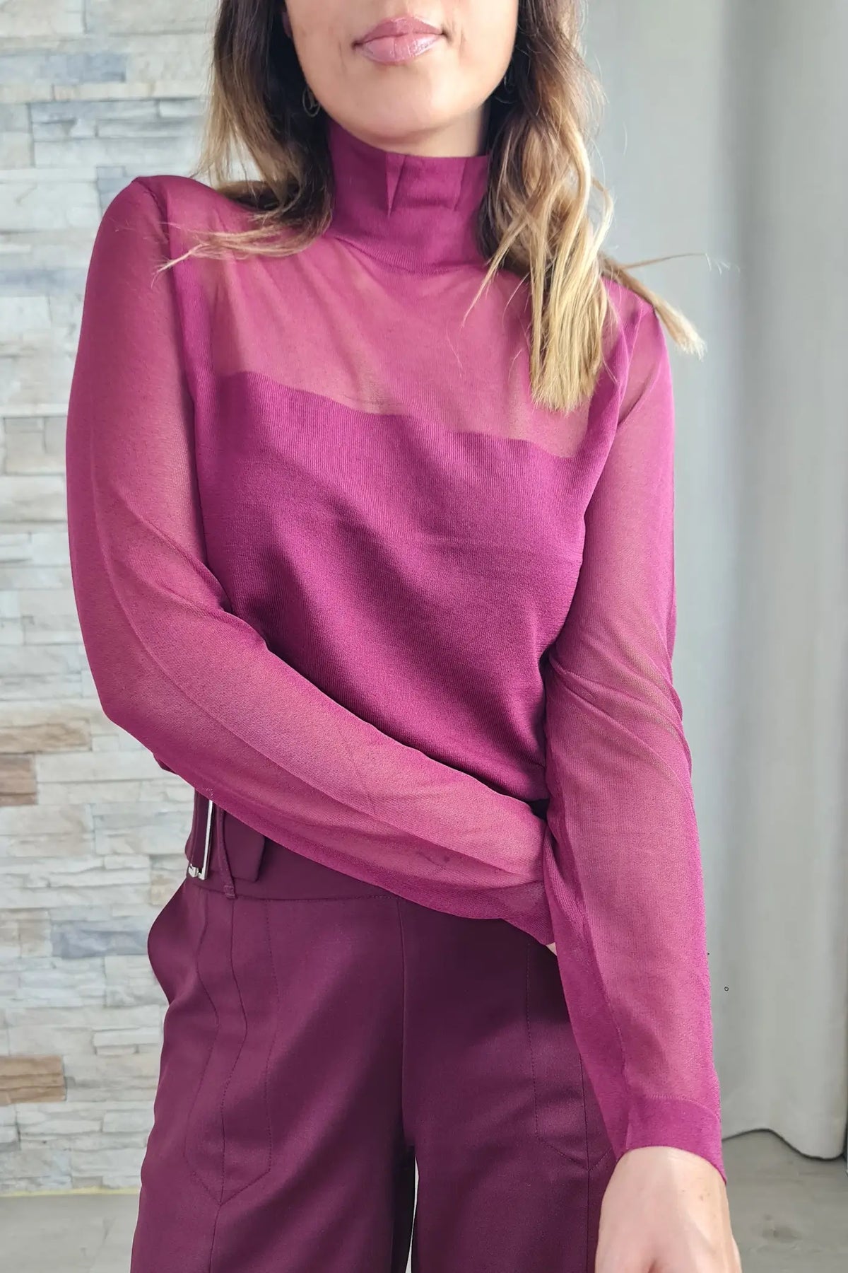 CAMISOLA DE MALHA COM DETALHE TRANSPARENTE