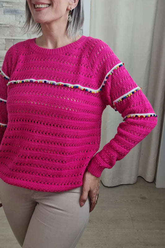 CAMISOLA ROSA PERFURADA COM DETALHES COLORIDOS