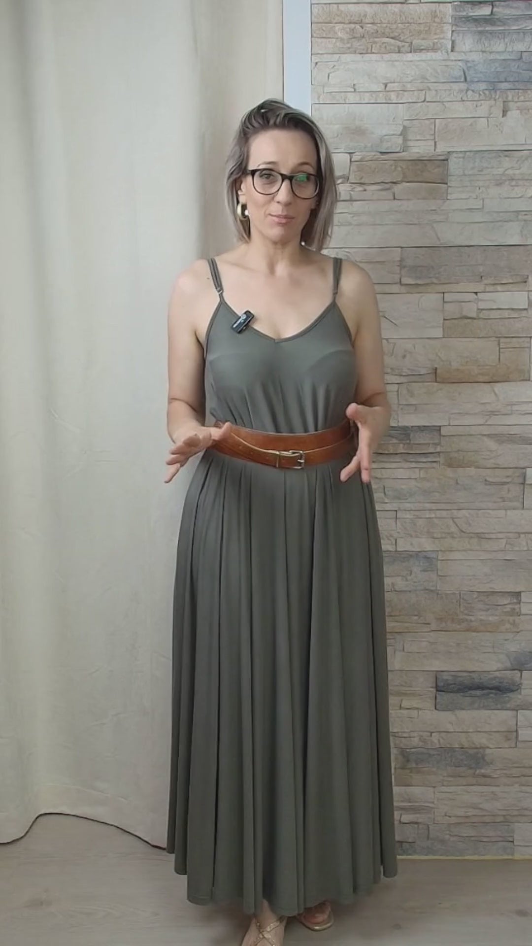 VESTIDO LONGO DE ALÇA FINA EM VERDE