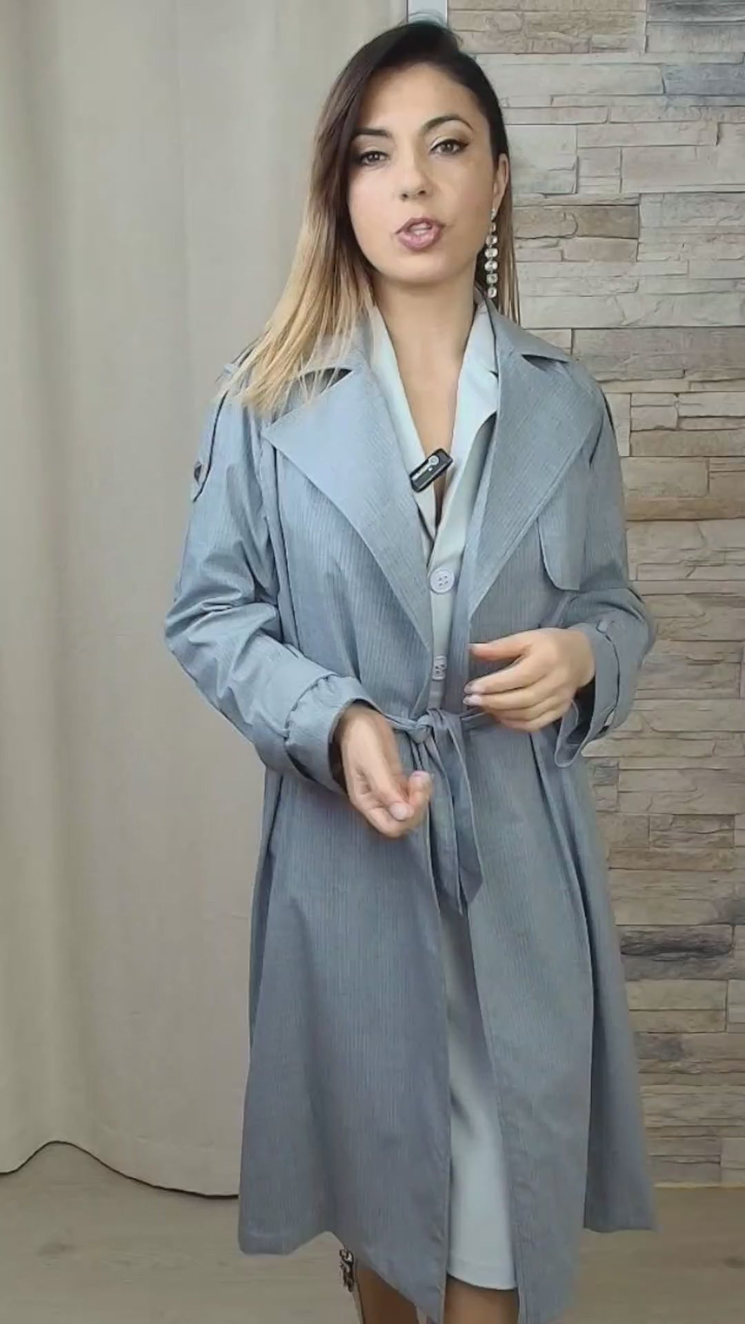 VESTIDO COLARINHO COM ABAS NAS ABERTURA NO OMBRO CINZENTO