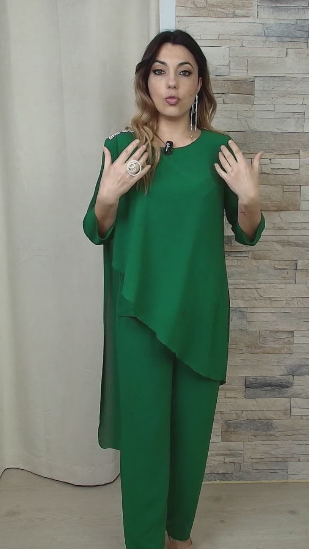 CONJUNTO BRILHANTES OMBROS VERDE