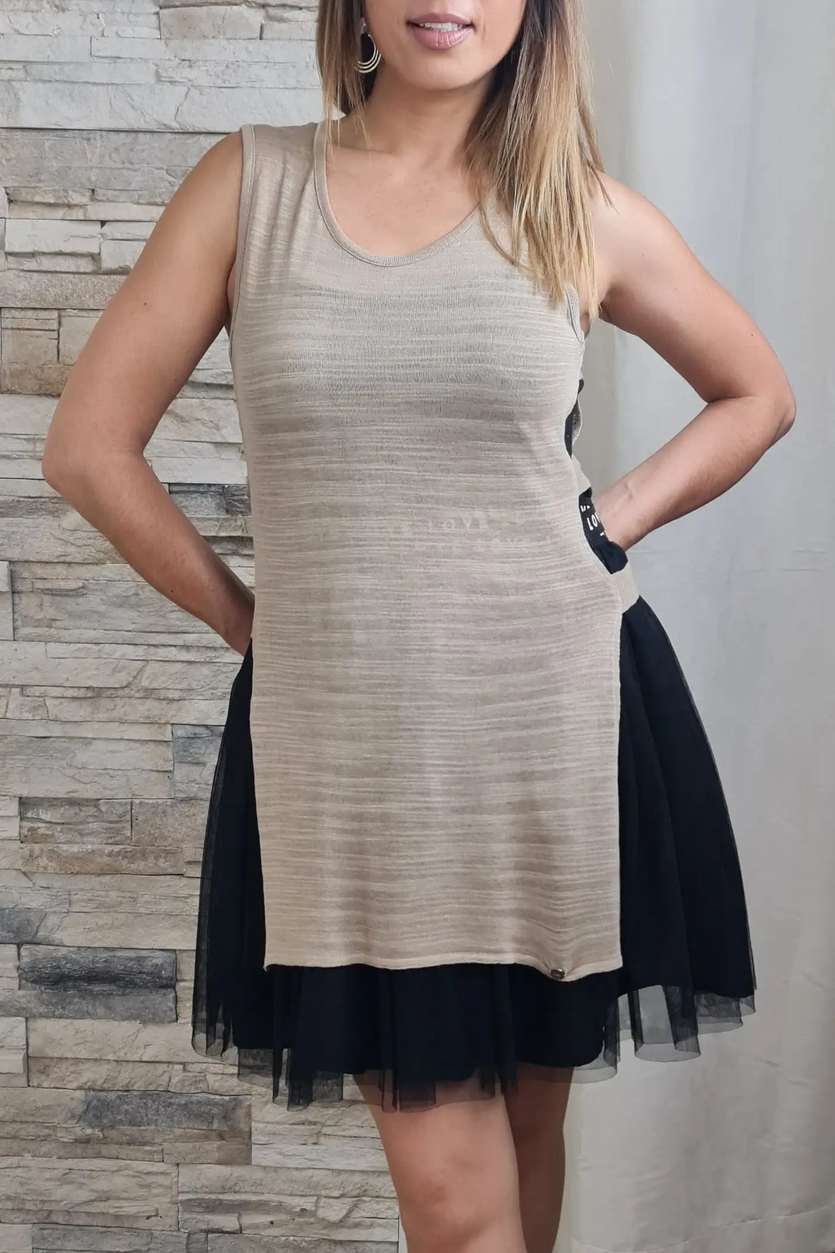 TOP ABERTURA LATERAL BEGE