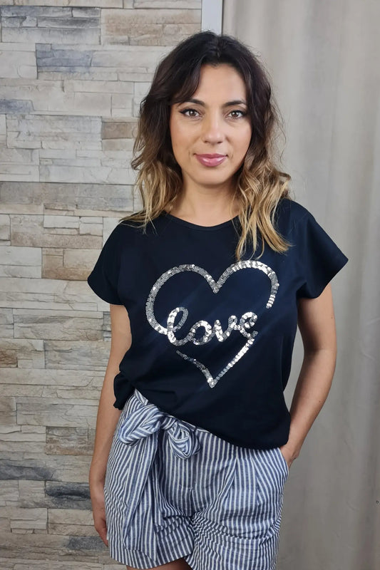 T-SHIRT CORAÇÃO LOVE PRETA