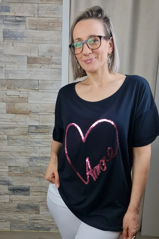 T-SHIRT CORAÇÃO ROSA LOVE PRETO