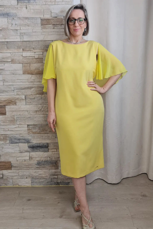 VESTIDO AMARELO COM EFEITO CAPA