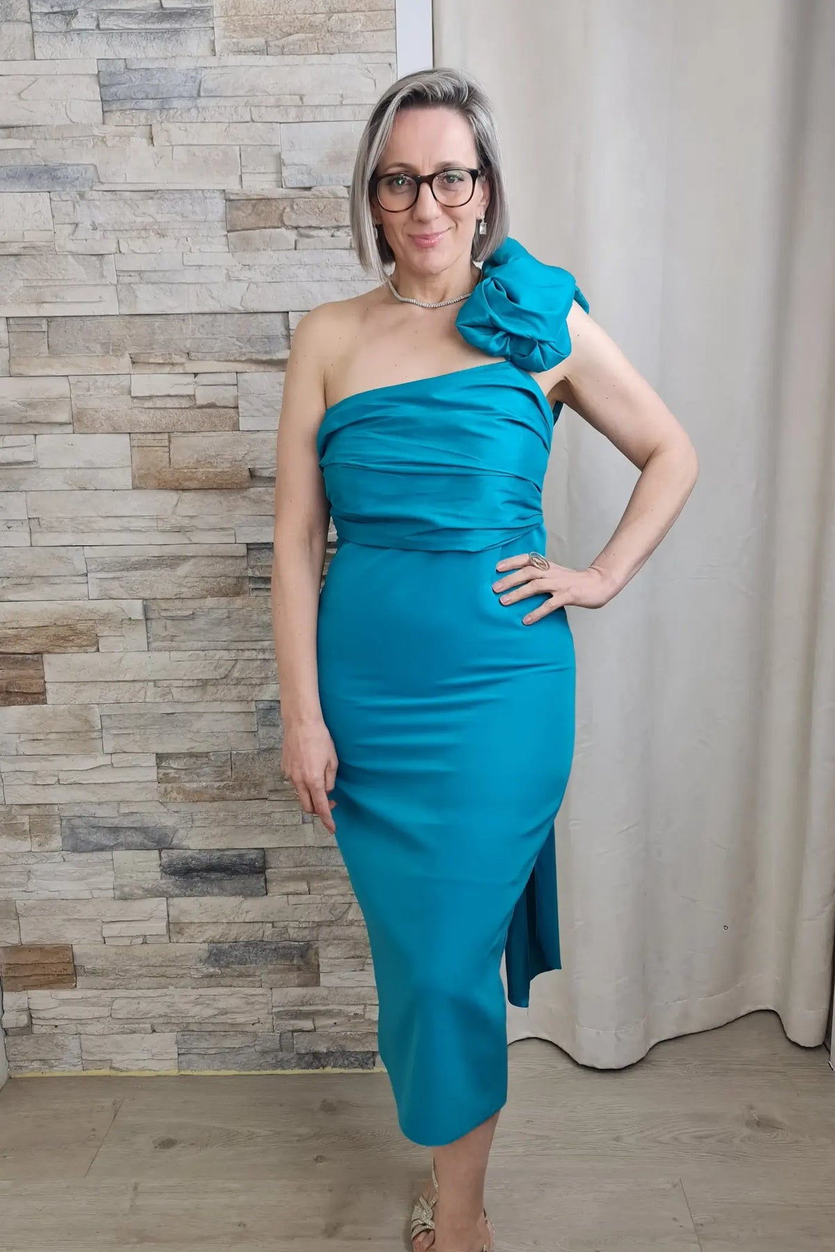 VESTIDO COM BUFANTE SÓ UM OMBRO AZUL