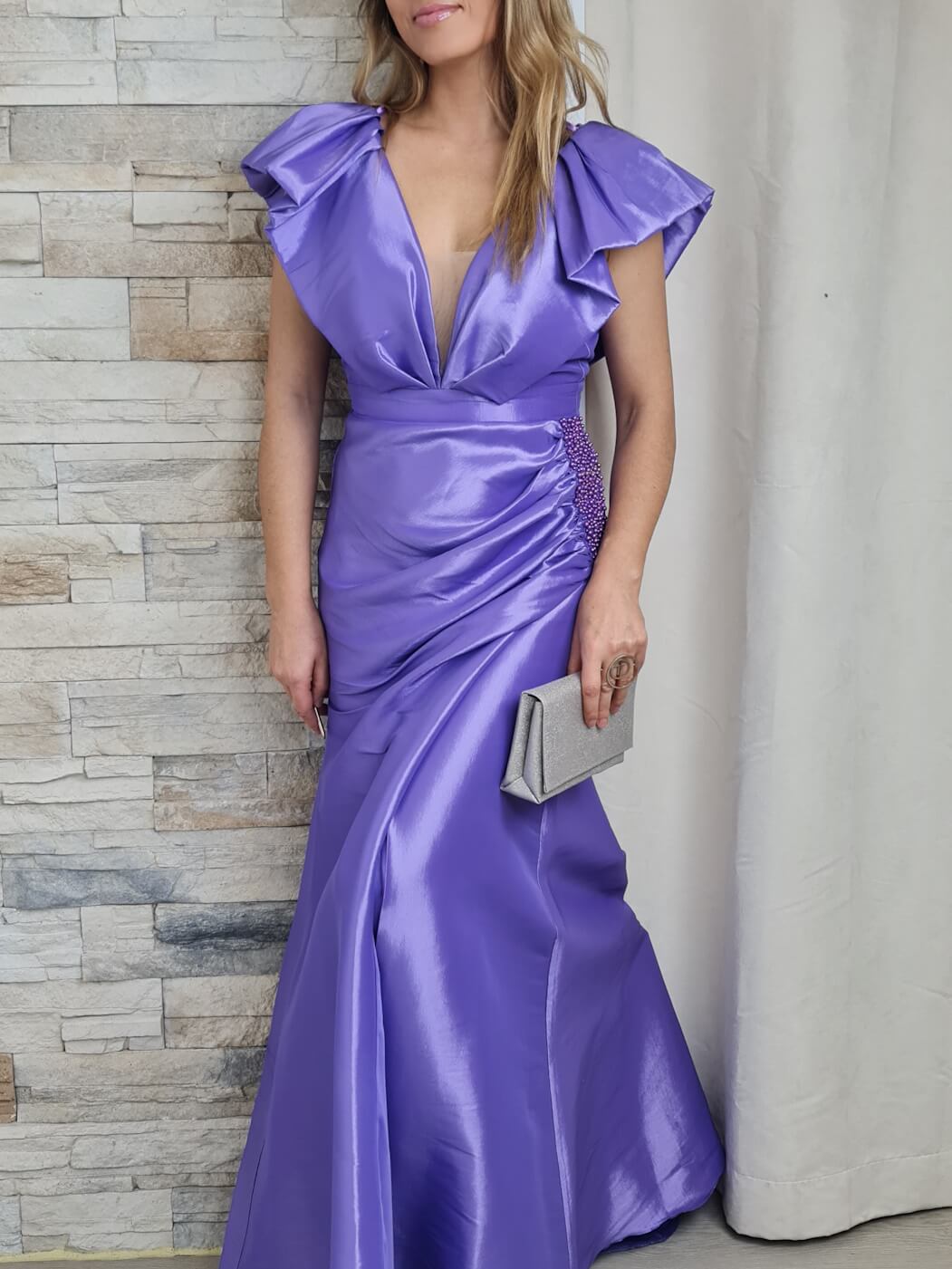 VESTIDO DE CERIMÓNIA ACETINADO PÚRPURA