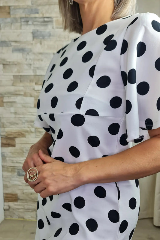 VESTIDO CURTO ÀS BOLINHAS