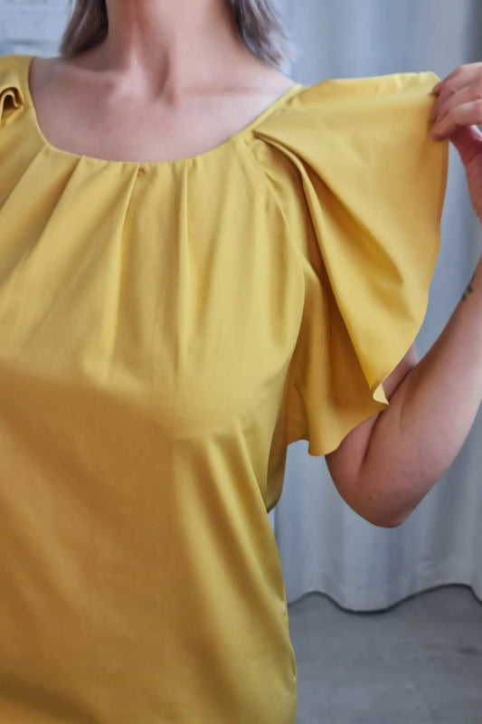 VESTIDO CURTO COM MANGA DE FOLHOS AMARELO TORRADO