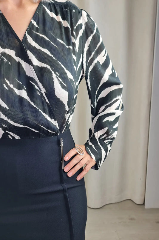 VESTIDO CURTO ESTAMPADO COM MANGAS ABALONADAS