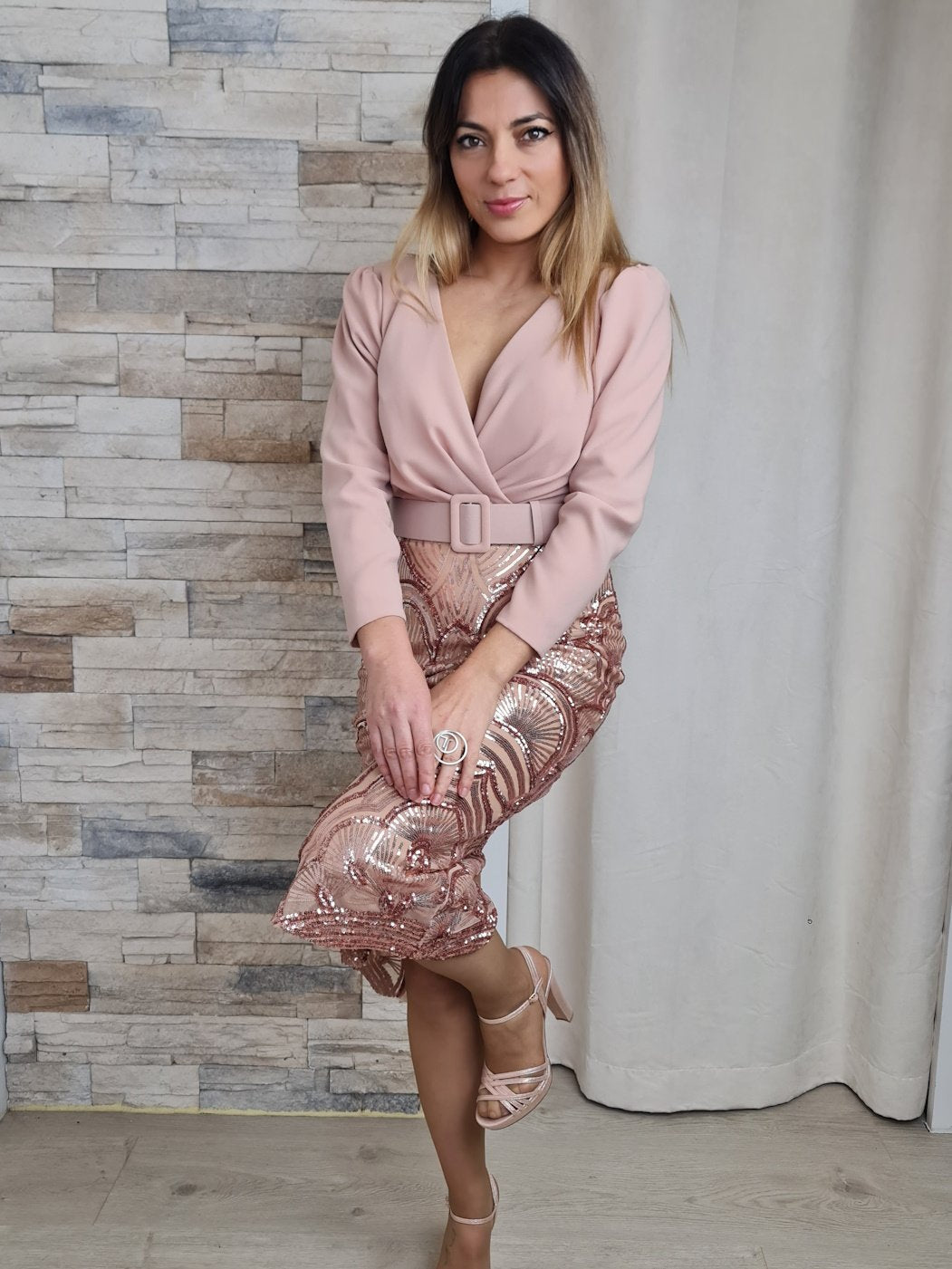 VESTIDO DE CERIMÓNIA MIDI NUDE COM LANTEJOULA