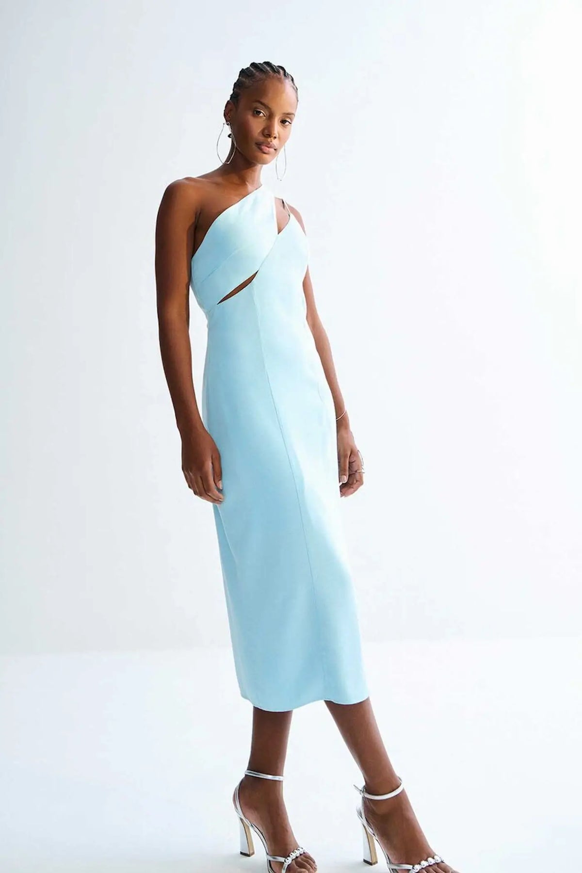 VESTIDO RETO COM DECOTE ASSIMÉTRICO