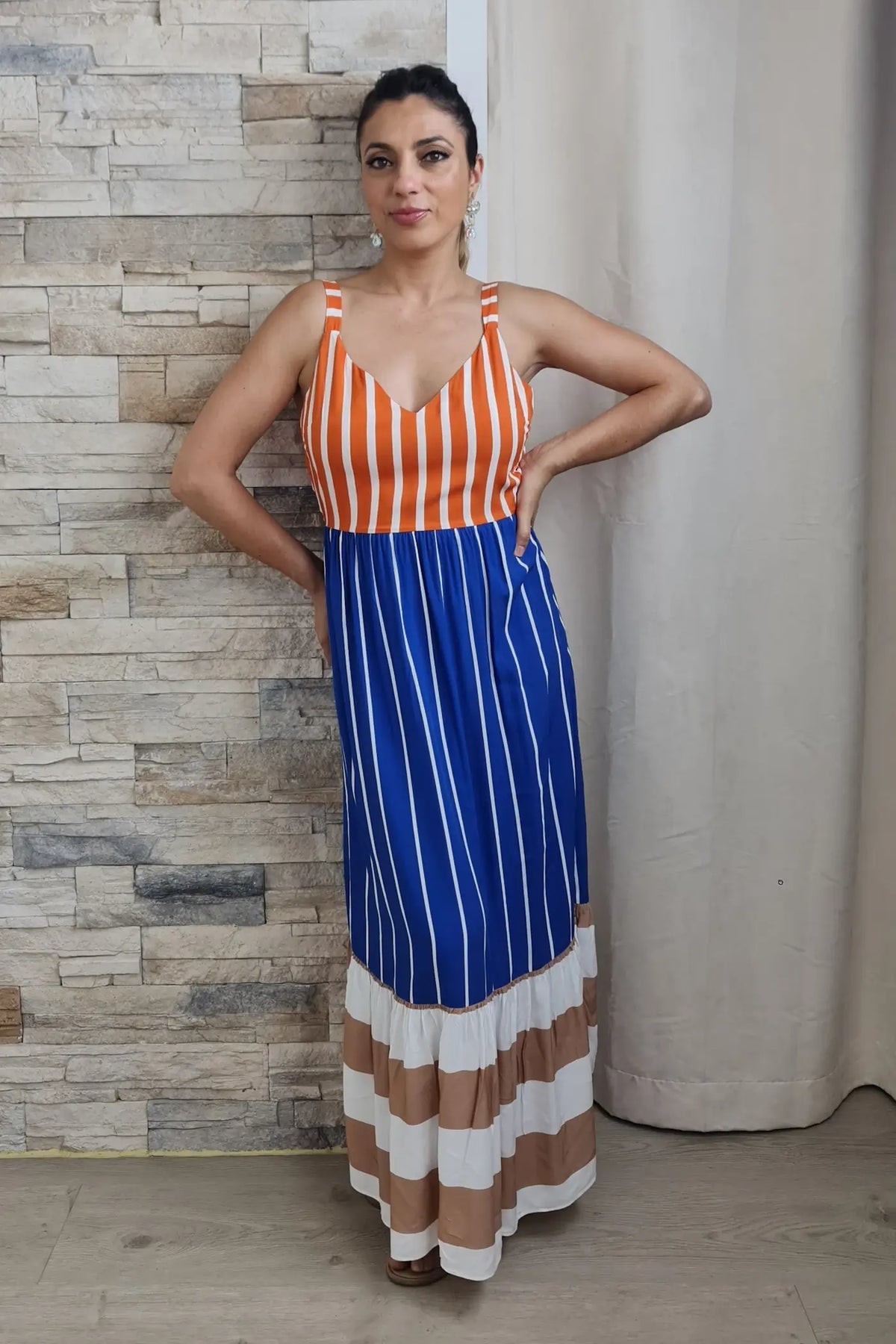 VESTIDO COMPRIDO ÀS RISCAS